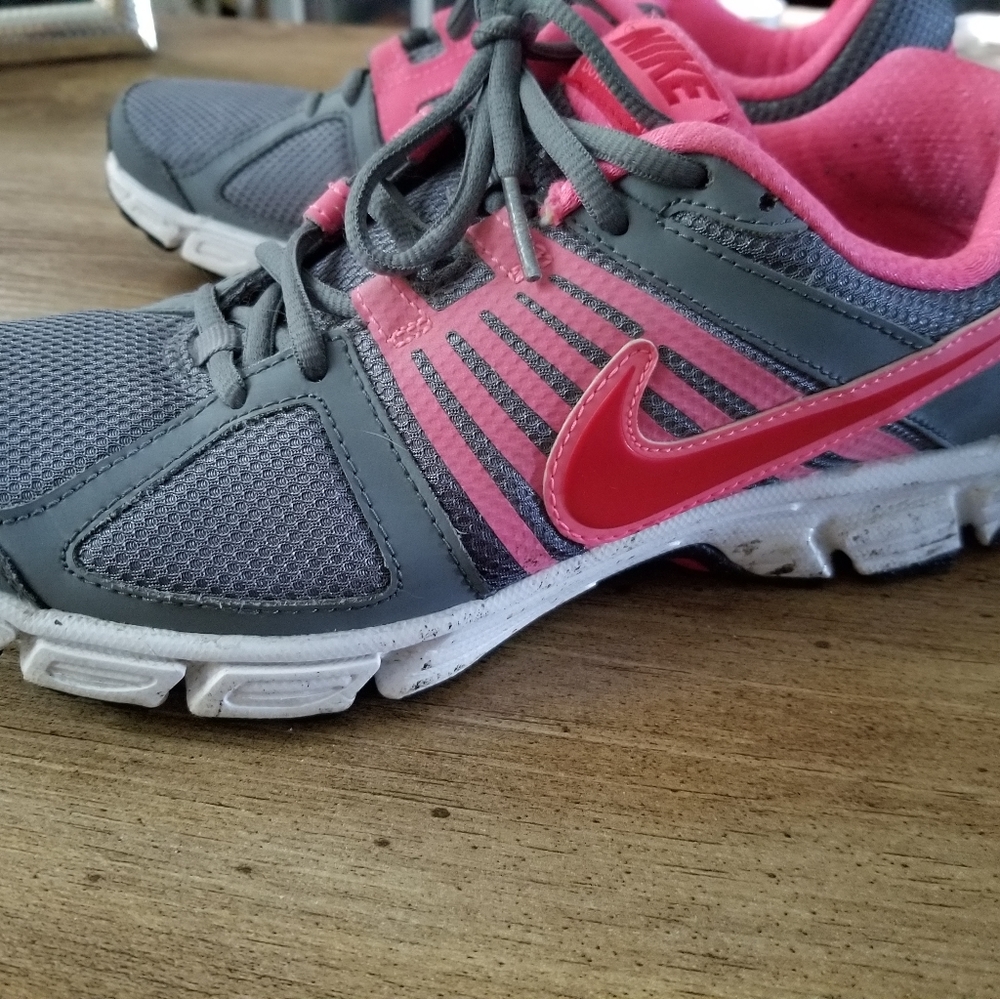 NIKE SNEAKERS